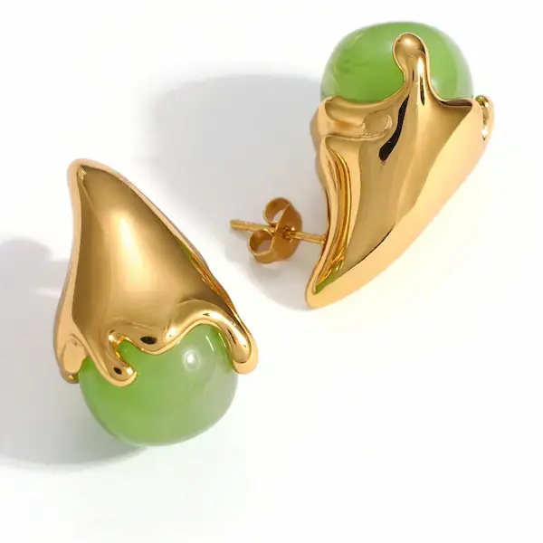 Pendientes gota de acero 304 con resina verde y baño de oro 18K